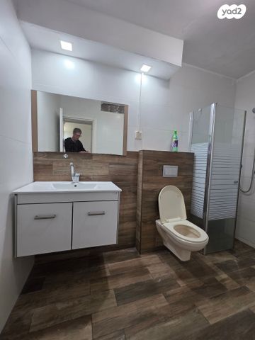 יחידת דיור, ז'בוטינסקי, צור שלום, קרית ביאליק