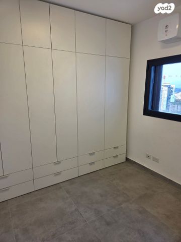 דירה, אמנון ליפקין שחק, נוף הטיילת, נתניה