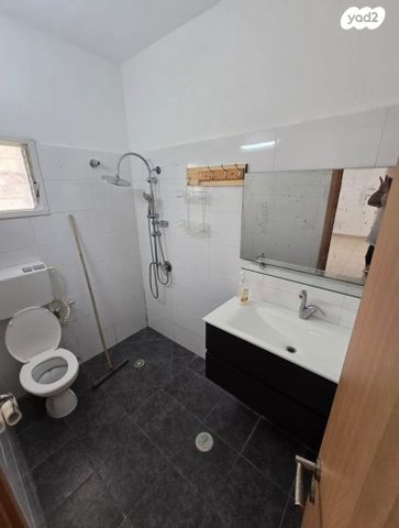 דירת גן, אבא ברדיצ'ב 8, הגבול רוטשילד, בת ים