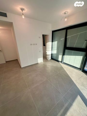 דירה, תוצרת הארץ, נחלת יצחק, תל אביב יפו