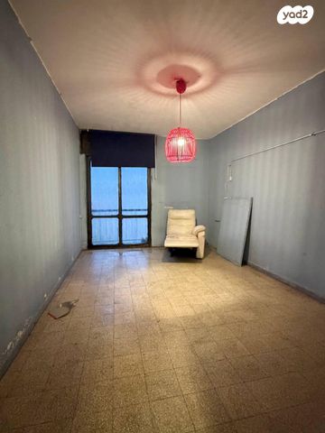 גיורא יוספטל 36