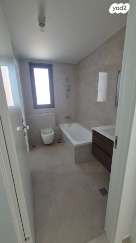 דירה, אמנון ליפקין שחק, נוף הטיילת, נתניה