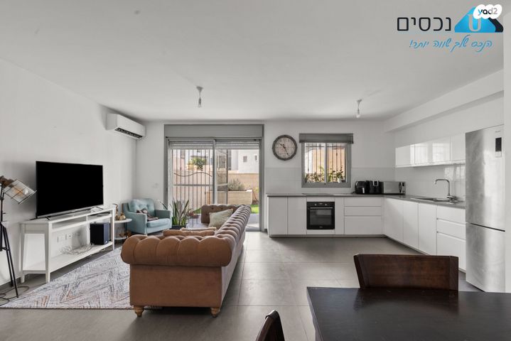 אריאל שרון 7