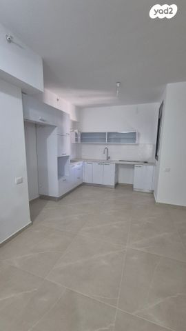 דירה, אמנון ליפקין שחק, נוף הטיילת, נתניה