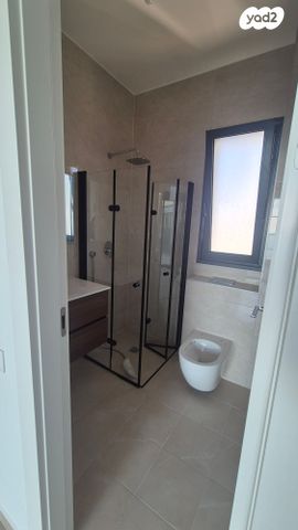 דירה, אמנון ליפקין שחק, נוף הטיילת, נתניה