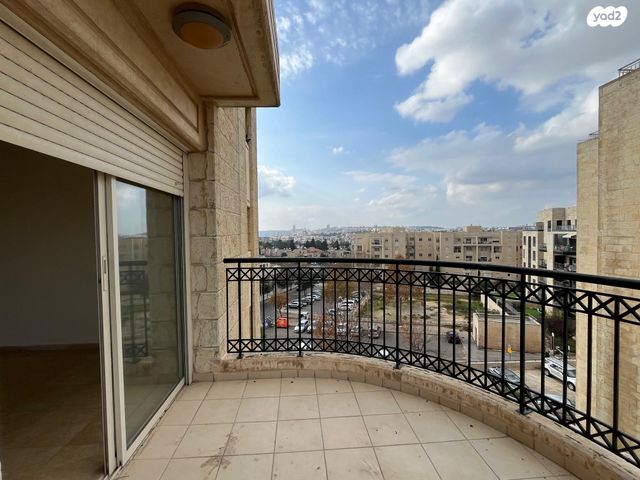 דירה, חנוך אלבק, ירושלים