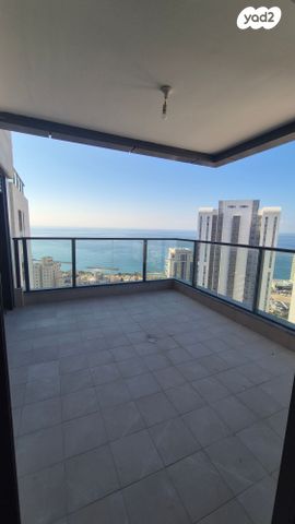 אמנון ליפקין שחק 