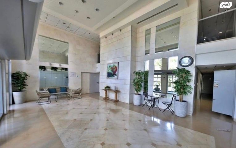 גג/ פנטהאוז, הפטל, הפרפר, קרית ביאליק