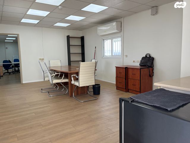 משרדים, שדרות גן רווה, אזור תעשיה, יבנה