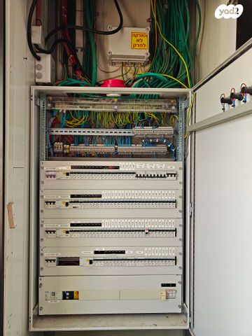 מבני תעשיה, 19, איזור תעשייה, קצרין