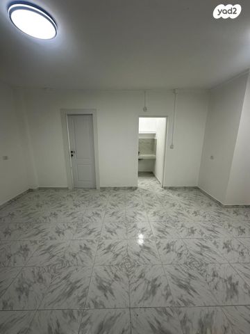 משרדים, האדמו"ר מקוצק, בני ברק