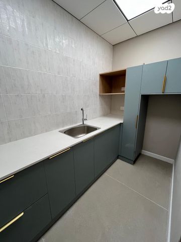 משרדים, שדרות הפלי"ם 2, קרית הממשלה ע"ש רבין, חיפה