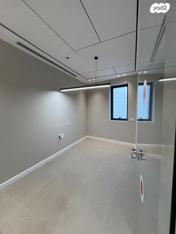 משרדים, שדרות הפלי"ם 2, קרית הממשלה ע"ש רבין, חיפה