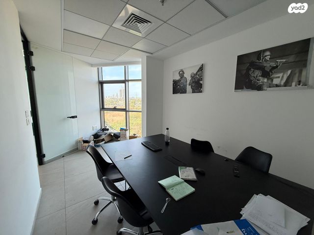 משרדים, נח מוזס, ראשון לציון