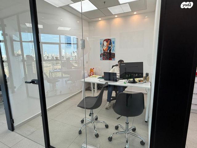 משרדים, נח מוזס, ראשון לציון