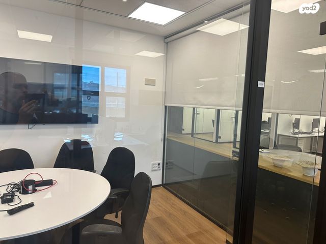 משרדים, אזור תעשיה, יבנה