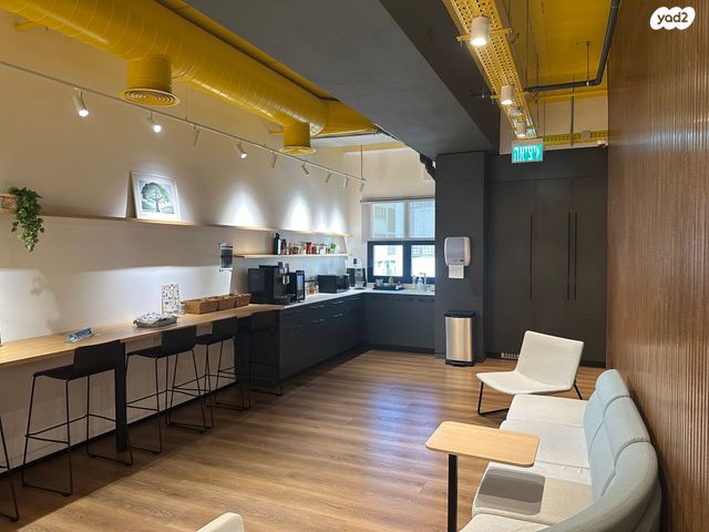 משרדים, אזור תעשיה, יבנה