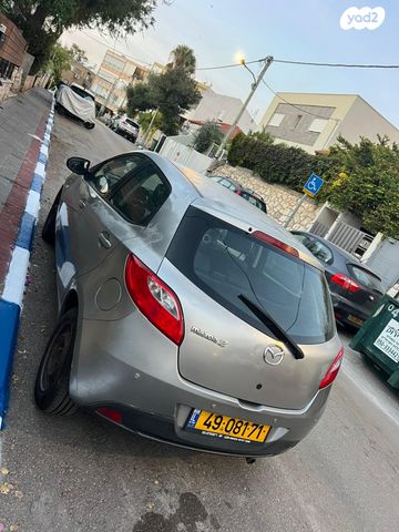מודעת רכב מאזדה 2