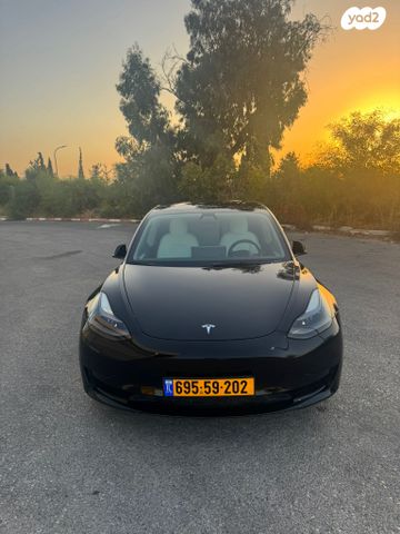 מודעת רכב טסלה מודל 3