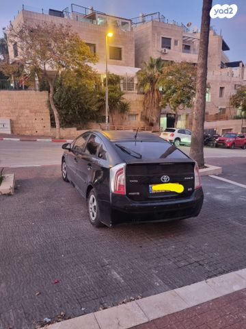 טויוטה פריוס