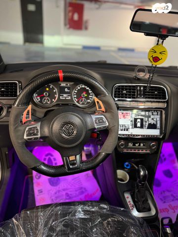 פולקסווגן פולו 