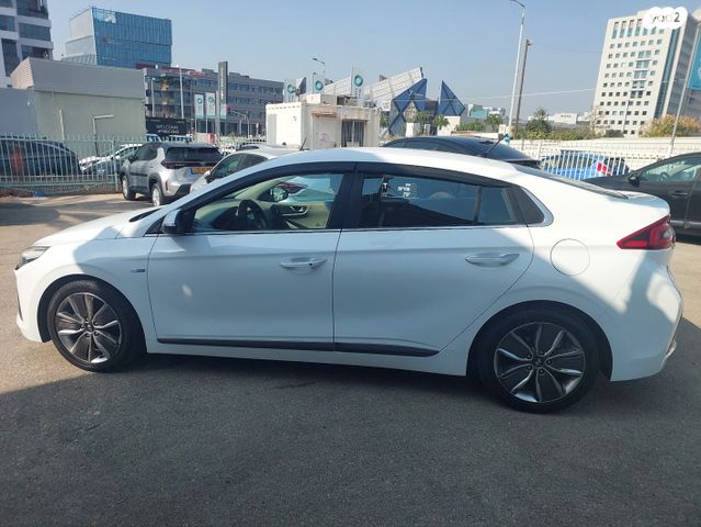 יונדאי איוניק