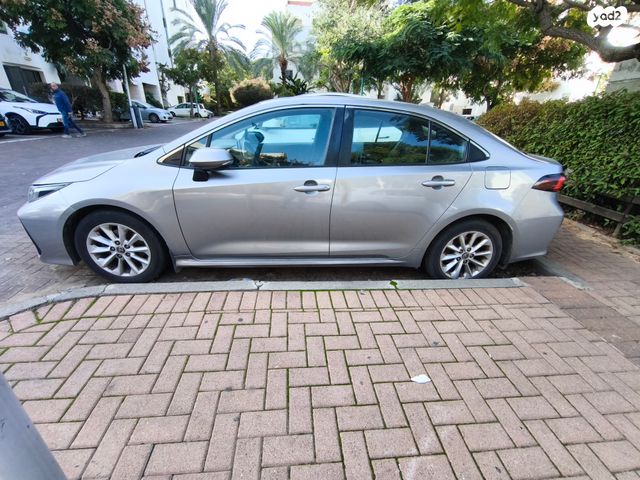 מודעת רכב טויוטה קורולה