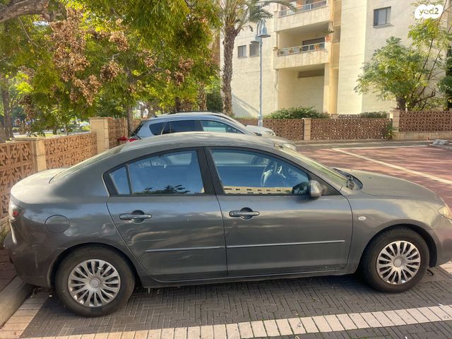 מודעת רכב מאזדה 3