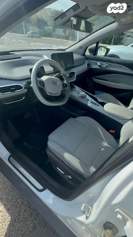 ג׳ילי Geometry C