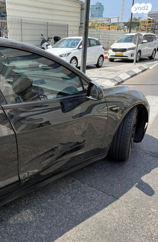 מודעת רכב טסלה מודל 3