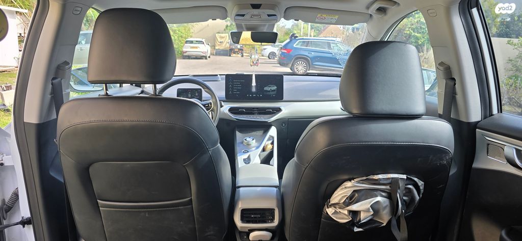 מודעת רכב ג׳ילי Geometry C