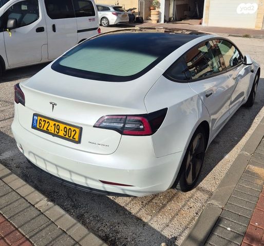 מודעת רכב טסלה מודל 3