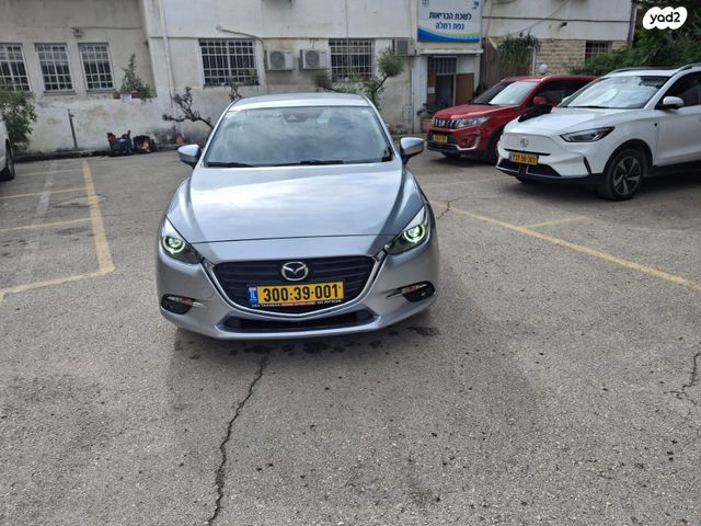 מאזדה 3
