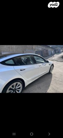 מודעת רכב טסלה מודל 3