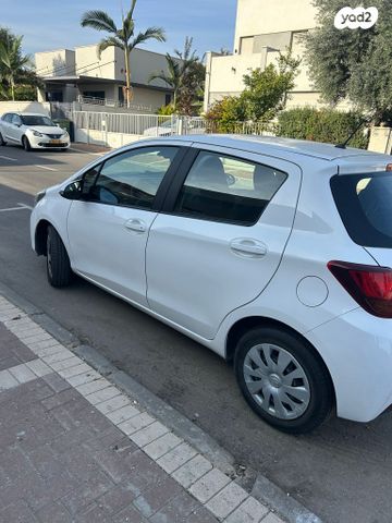 טויוטה יאריס