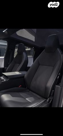 טסלה סייבטראק