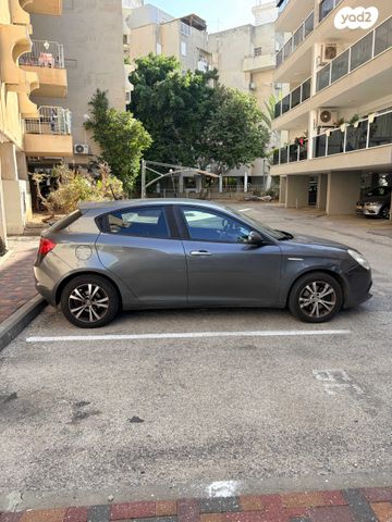 אלפא רומיאו ג'ולייטה