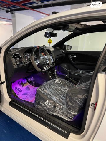 פולקסווגן פולו 