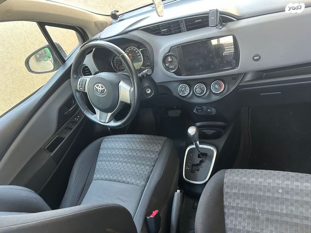 טויוטה יאריס