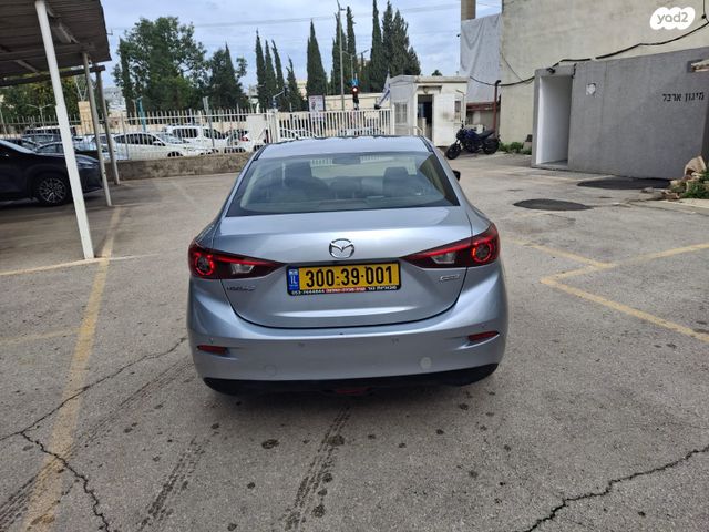 מאזדה 3