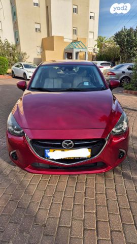 מודעת רכב מאזדה 2