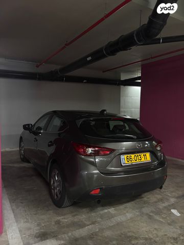 מודעת רכב מאזדה 3