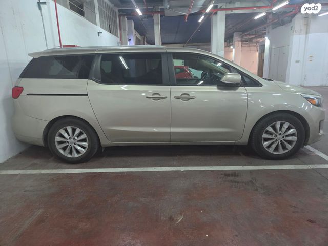 מודעת רכב קיה קרניבל