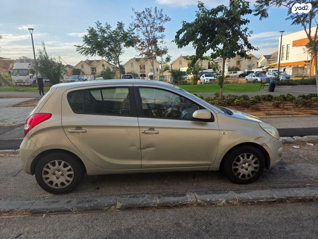 מודעת רכב יונדאי i20