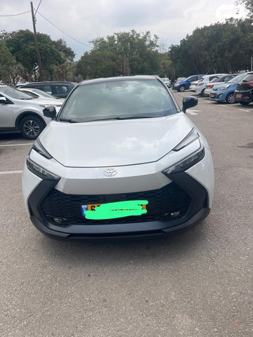 מודעת רכב טויוטה C-HR
