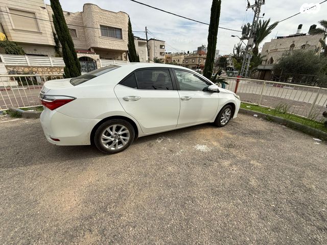 טויוטה קורולה