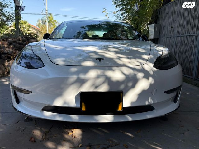 מודעת רכב טסלה מודל 3