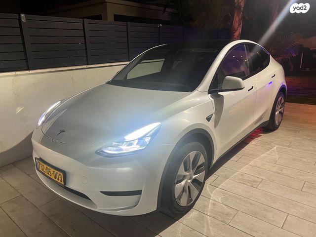 מודעת רכב טסלה מודל Y