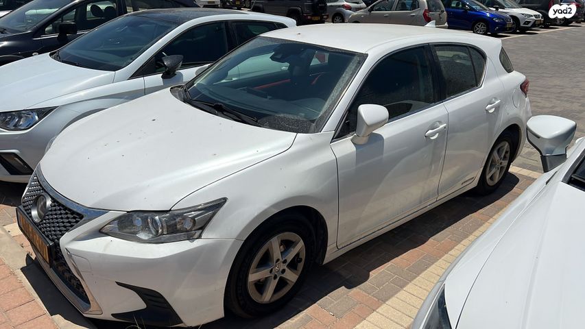 מודעת רכב לקסוס CT