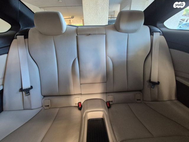 מודעת רכב ב מ וו סדרה 4